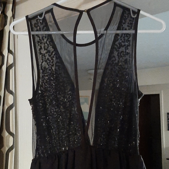 Gorgeous sequin party dress - Picture 3 of 3
